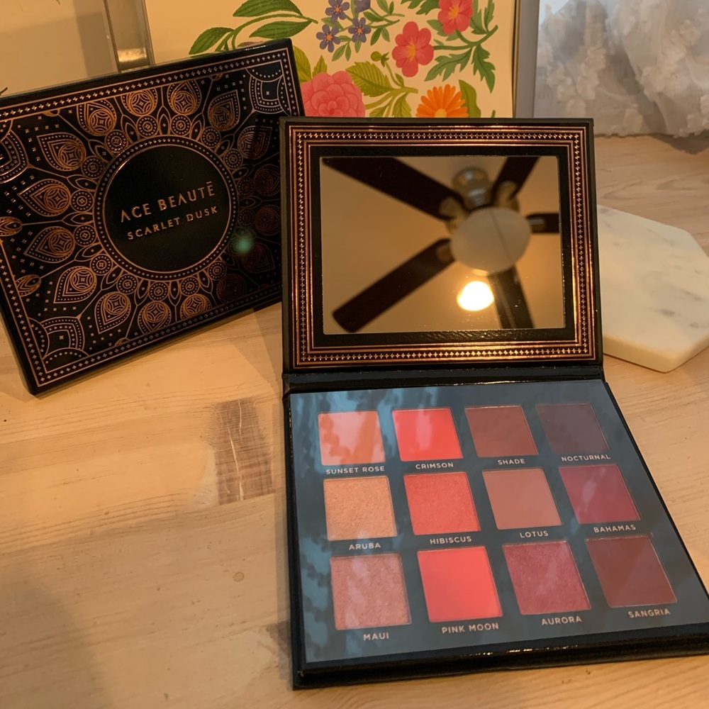 Ace Beaute Scarlet Dusk Eyeshadow Palette